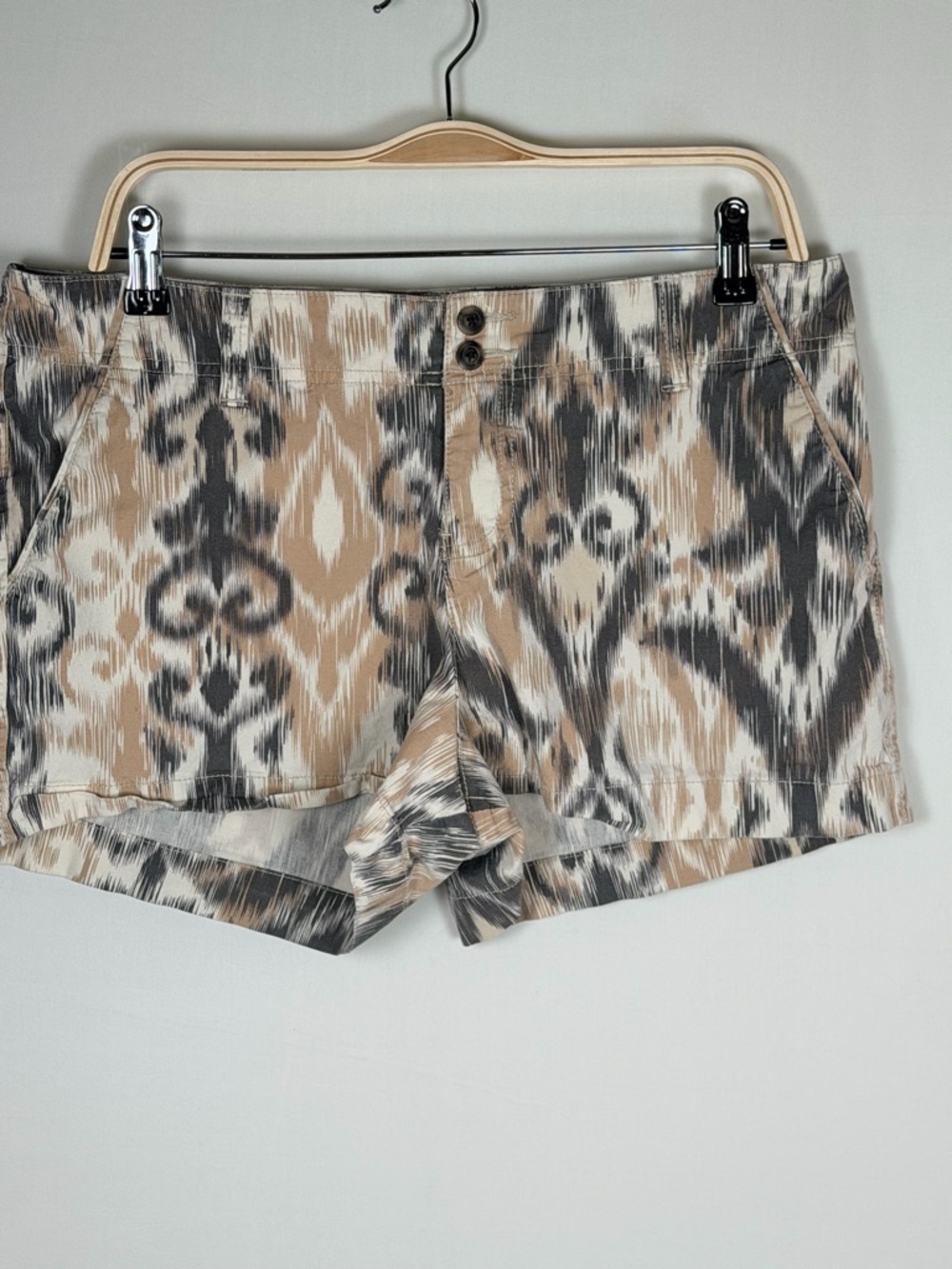 Sonoma Life + Style Shorts Size 14 Ikat Print Tan Gray Cotton Stretch Boho